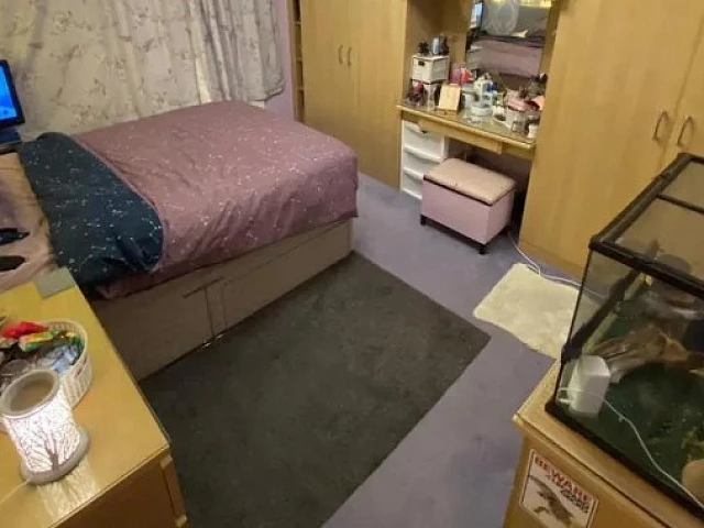 Экспресс уборка комнаты в двухкомнатной квартире